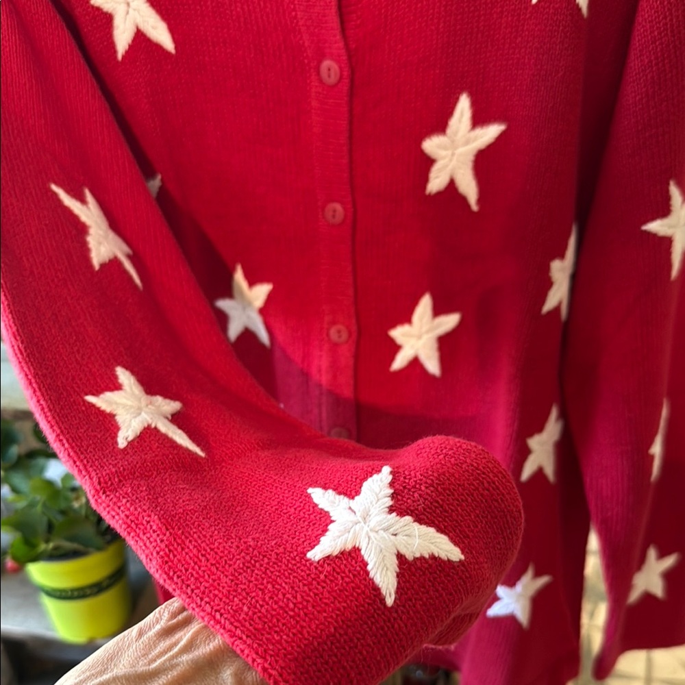 Red Star Pattern Sweater - Picture 3 of 3